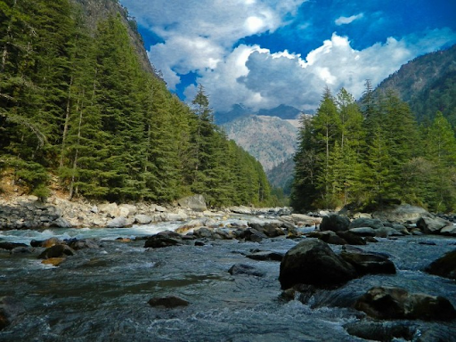 Trekking in Khirganga National Park